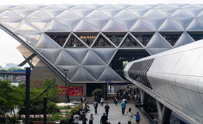 Londone Banner Img 1