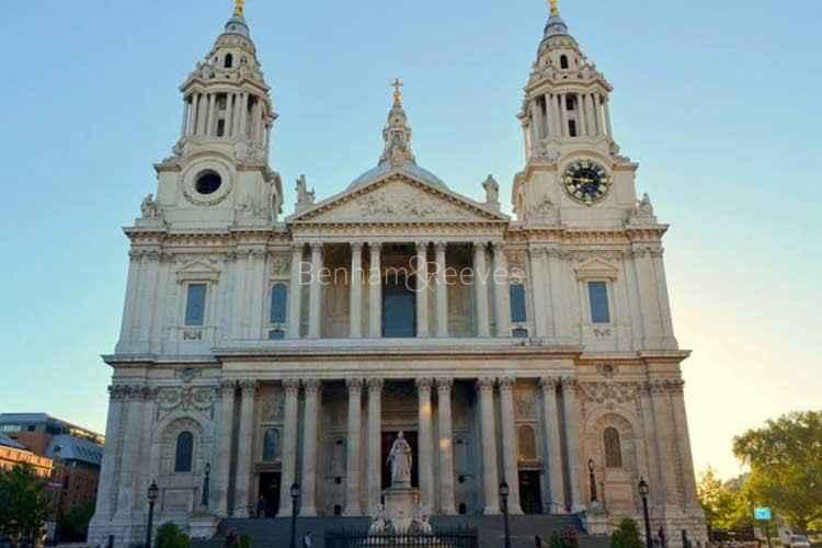 Londone Banner Img 1