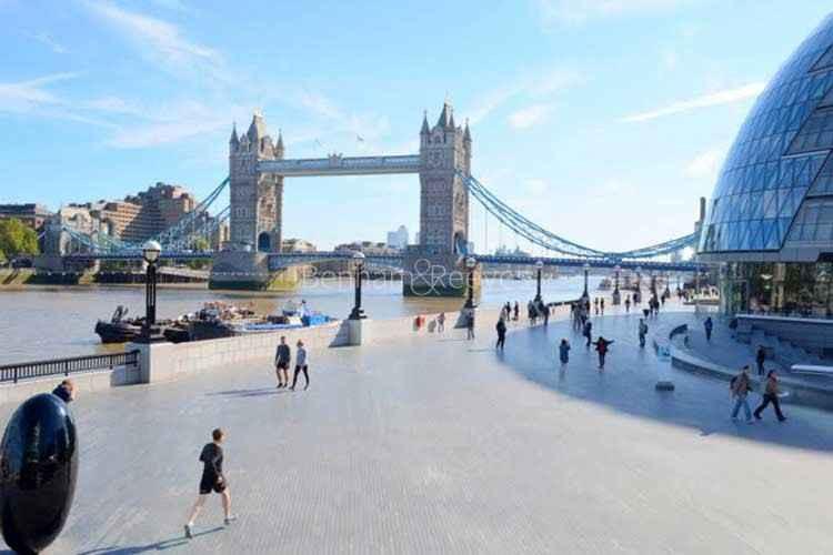 Londone Banner Img 1