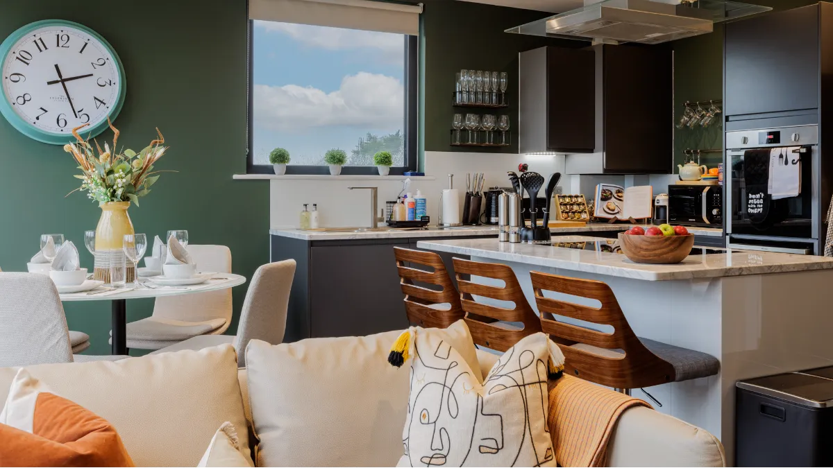 Living and kitchen area